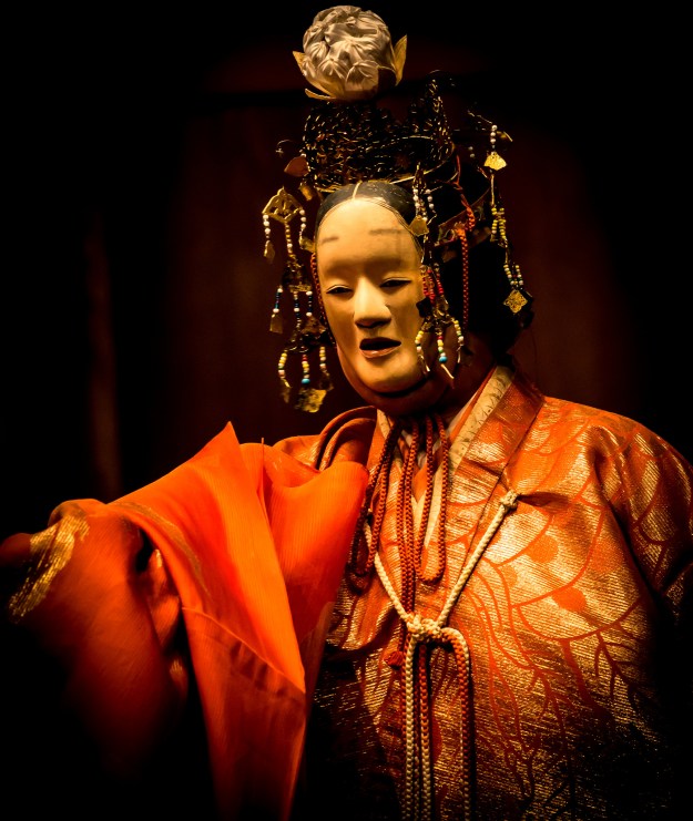 Noh: Hagoromo. Shite: Udaka Tatsushige. Photo: Stéphane Barbery