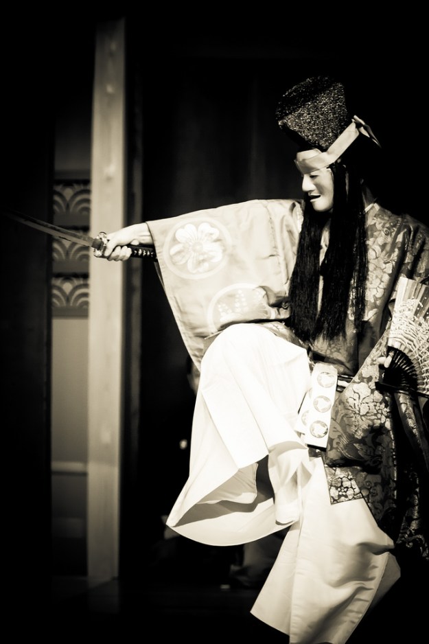 Noh: 'Kiyotsune'. Shite: Diego Pellecchia. Photo: Stéphane Barbery